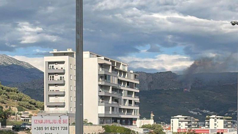 FOTO/VIDEO Požar iznad Podstrane