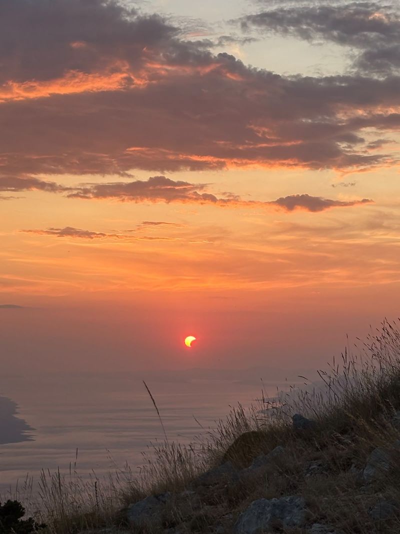 FOTOGALERIJA Čitatelji su nam poslali fotografije pomrčine Sunca iz cijele Hrvatske, čak i iz inozemstva