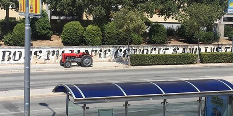 TRAKTOR U VUKOVARSKOJ ULICI Je li ovo splitski odgovor na tenk ispred stadiona Crvene zvezde?