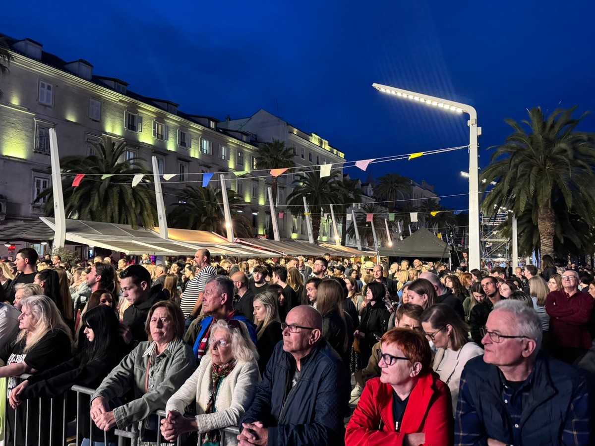 Završio koncert Parnog valjka: 'Imati poziv na bis u najljepšem gradu je stvarno dobar osjećaj'