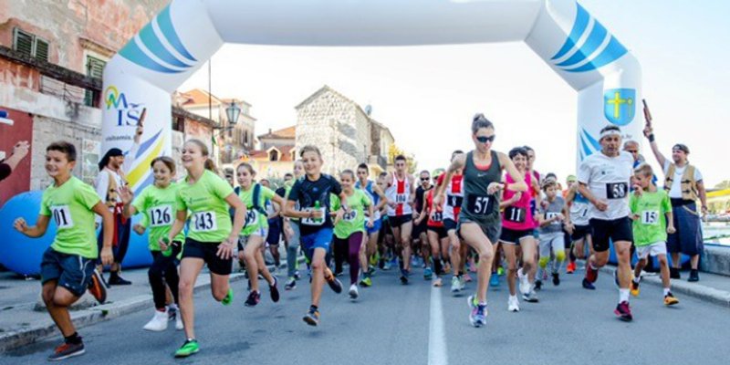 OMIŠKI POLUMARATON Rekordan broj natjecatelja trčat će kanjonom Cetine