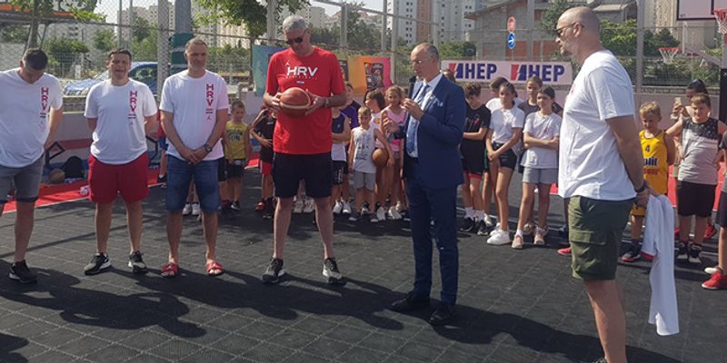 DINO RAĐA DOBIO TEREN: 'Dico, ovo je za vas'