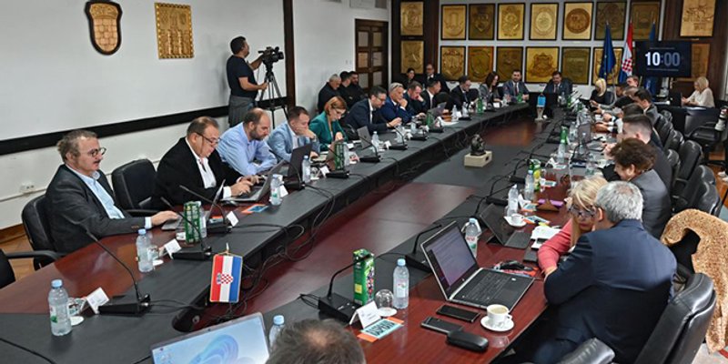 GRADSKO VIJEĆE Sjednica očekivano završila bez ikakvih zaključka