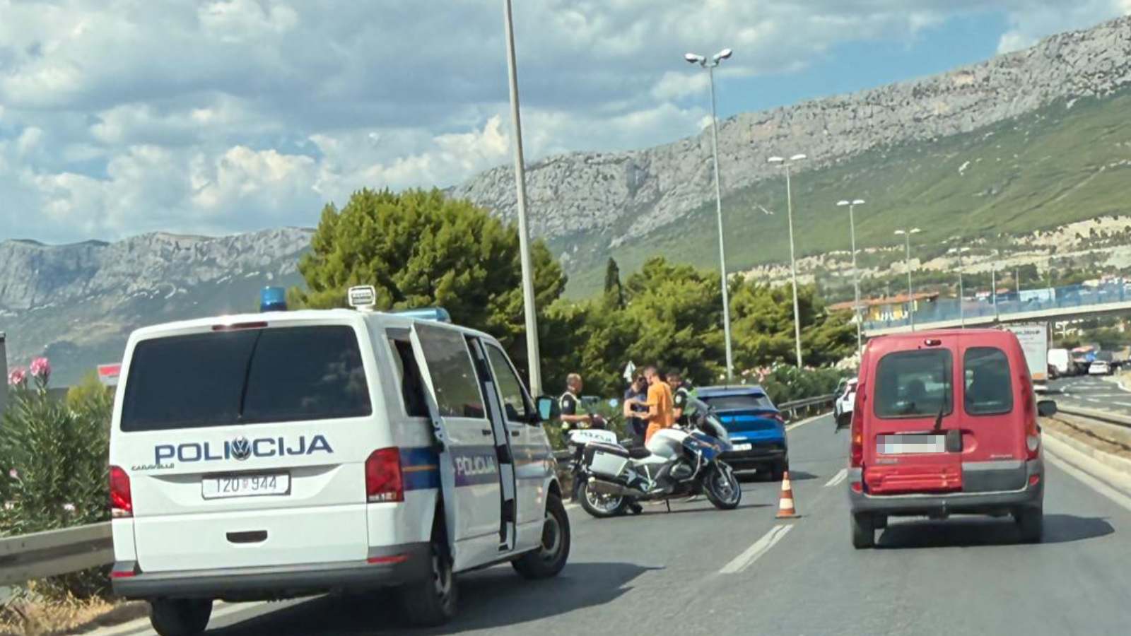 Sudar kod Salona Malla: Ozlijeđen vozač motocikla