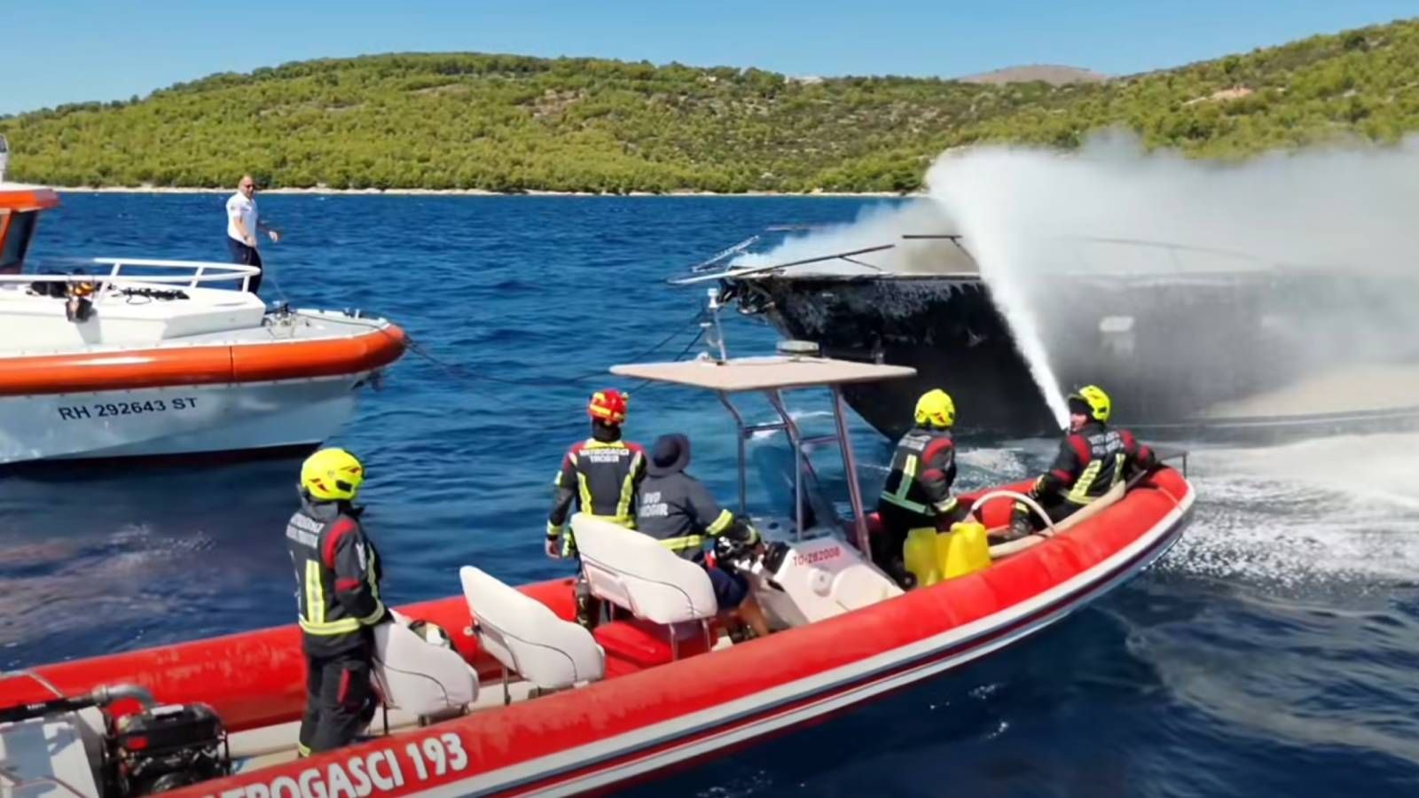 Dramatična snimka gašenja jahte kod Čiova: Vatrogasci objavili novi video intervencije