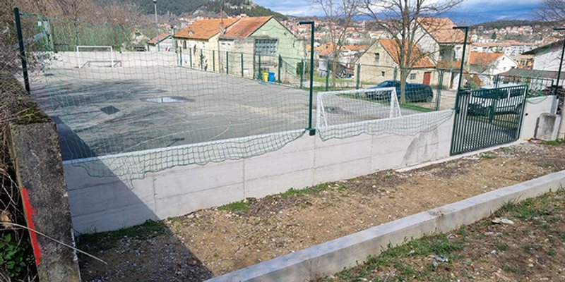 Grad Sinj planira urediti i opremiti dječje igralište u Brnazama