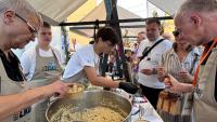 Mladi s Paga stigli u Skradin s receptima koji čuvaju tradiciju: Oduševili su posebnim rižotom