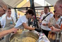 Mladi s Paga stigli u Skradin s receptima koji čuvaju tradiciju: Oduševili su posebnim rižotom