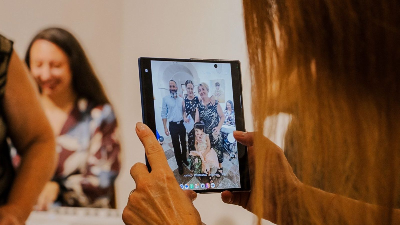 FOTOGALERIJA Otvorena izložba 'Unutarnji mostovi' Sandre Abou Abdo