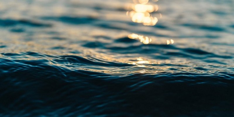 FEKALNO ZAGAĐENJE NA KORČULI Escherichia coli i intestinalni enterokok u moru na plaži Ispod zidina