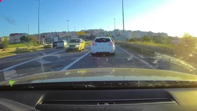 UVIK KONTRA Pogledajte kako mladi vozač 'izlazi' iz Splita