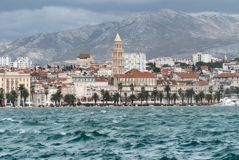 U ponedjeljak promjena vremena: Na Jadranu jako jugo