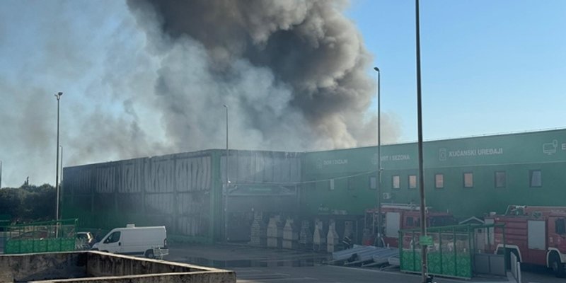 Istraga požara u Pevexu, policiji se javio zabrinuti kupac 