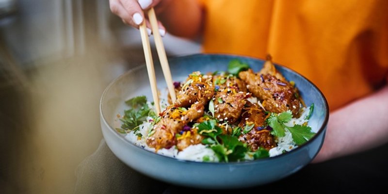 RECEPT Hrskava piletina s medom i sezamom