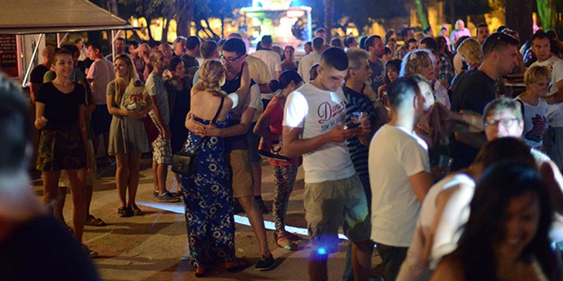 NOĆNI PROGRAM: Pola Nove godine proslavljeno u Đardinu