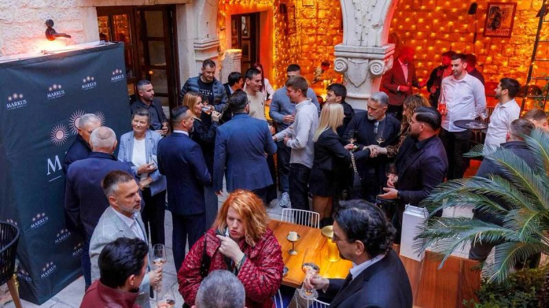 FOTO: O dalmatinskoj boutique vinariji snimljen je film koji ostavlja bez daha, evo kako je izgledala premijera u Splitu