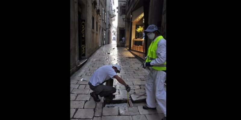 Vijećnik Prkić sam popravio ploču u centru grada 