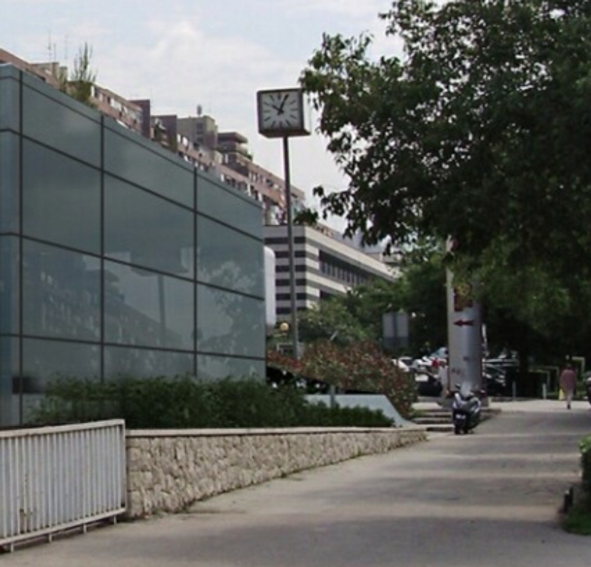 Split 3: Niče prizemni paviljon iznad pothodnika