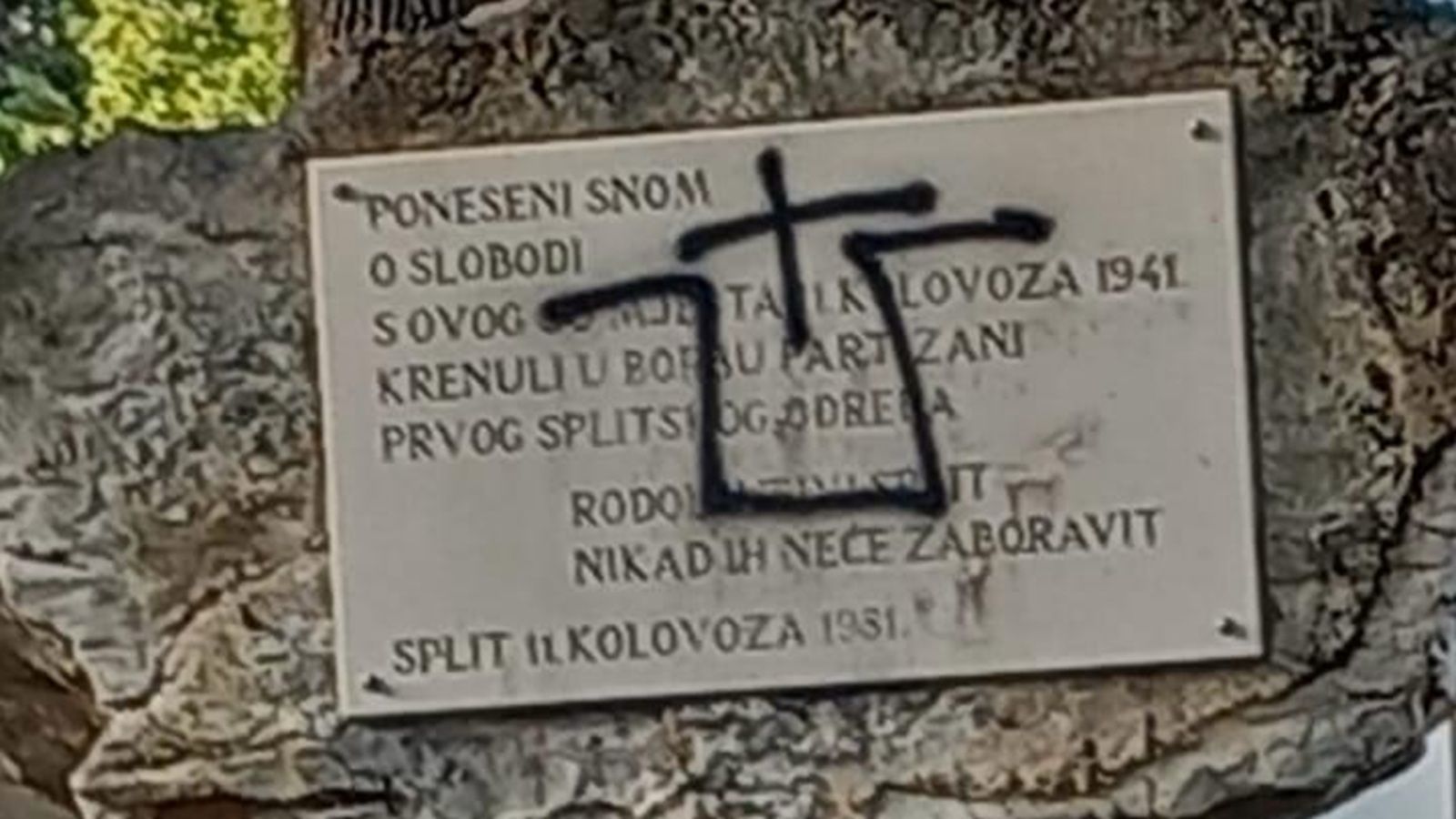 Spomenik Prvom splitskom partizanskom odredu opet išaran ustaškim simbolom