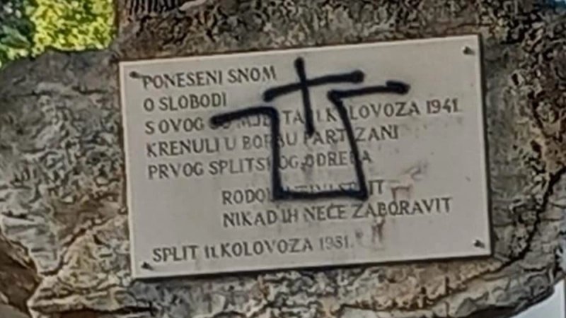 Spomenik Prvom splitskom partizanskom odredu opet išaran ustaškim simbolom