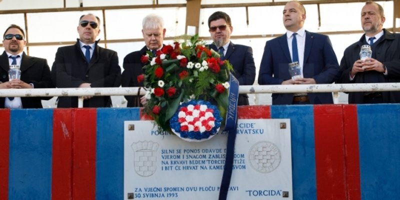 Misom na Poljudu i polaganjem vijenaca na Sjeveru počelo obilježavanje 109. Hajdukovog rođendana