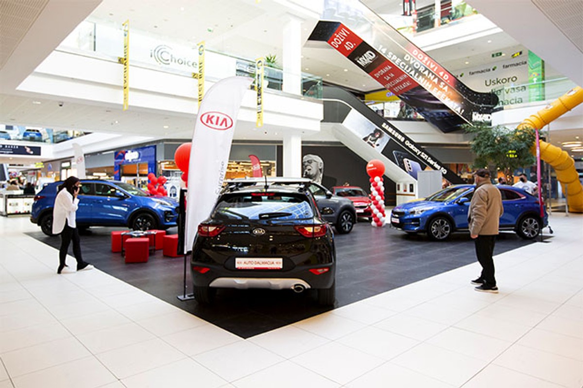 Uživajte u shoppingu i najvećem auto moto salonu u Dalmaciji