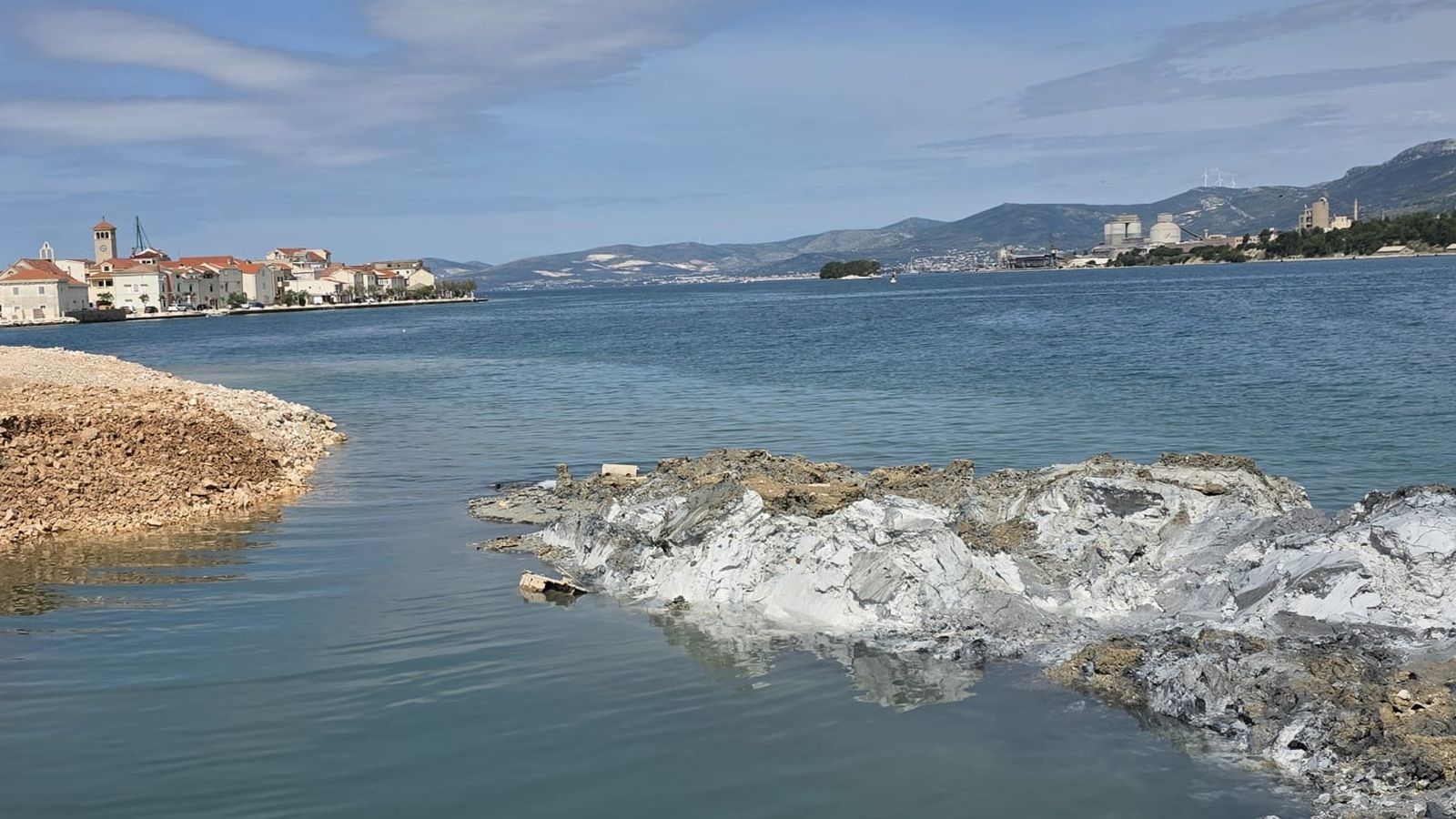 FOTO/VIDEO Izronilo čudovište iz 'VragNizza'