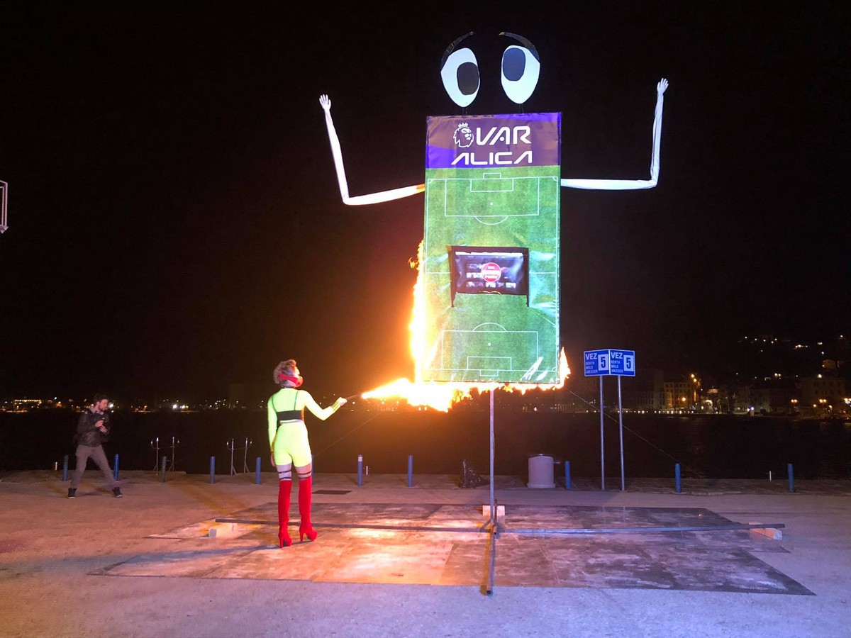 UŽIVO 'SPLITSKI KRNJEVAL' Grdović: Tornado pozdravlja Torcidu! Publika: Igraj, Zadre, volimo te mi!