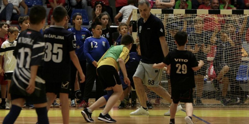 ERSTE RUKOMETNA LIGA DALMACIJE Osam sati mini rukometa za osam najboljih ekipa na Gripama