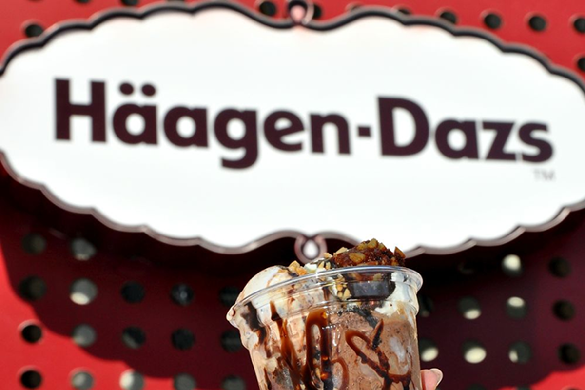 NAJUKUSNIJI I NAJUZBUDLJIVIJI POČETAK ŠKOLSKE GODINE Ove subote slastičarna Häagen-Dazs daruje mališane i školarce sladoledom i mađioničarskim showom!