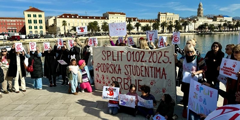 FOTO/VIDEO Splitski studenti i građani okupili se u znak podrške kolegama u Srbiji