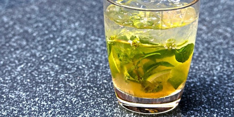 RECEPT Hot mojito