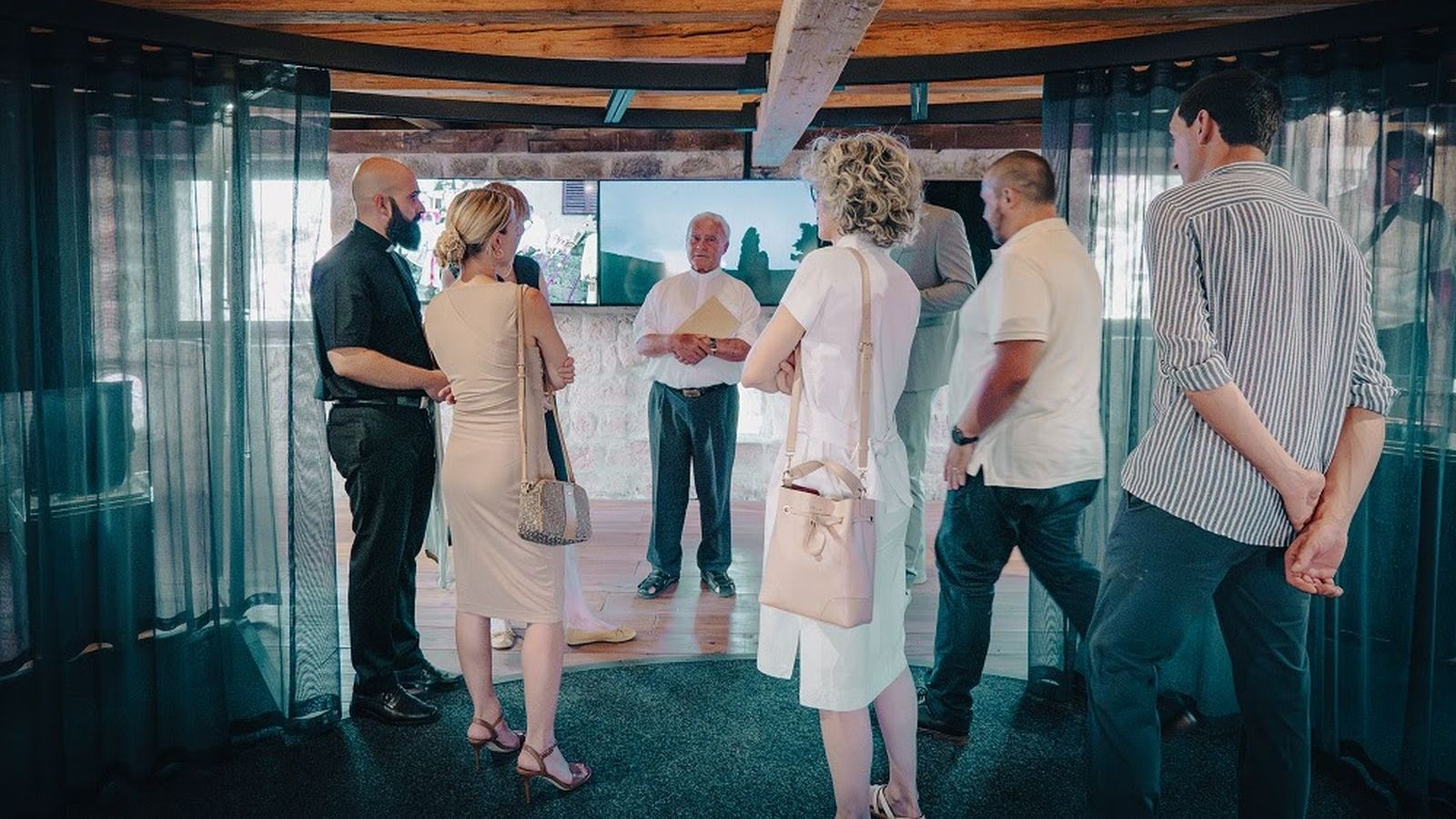 FOTOGALERIJA Svečano otvorena galerija 'Za križen' u Jelsi
