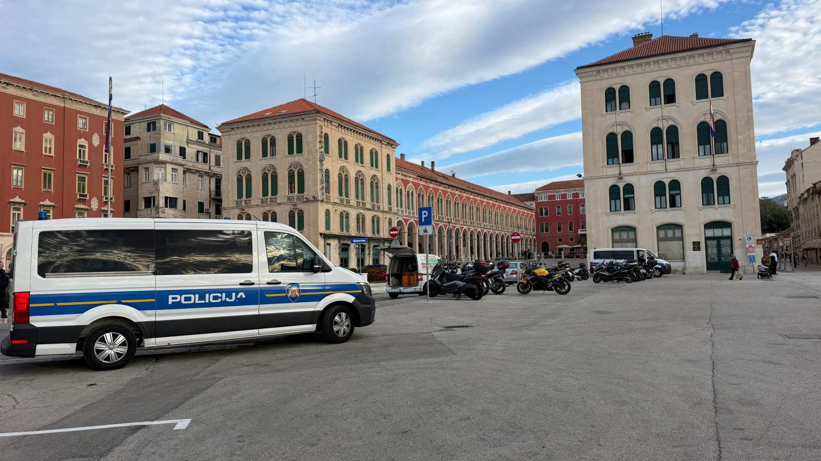 Dan nakon utakmice Hajduka i Ajaxa policija još na Rivi: Pojačane mjere nisu završile