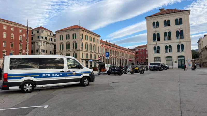 Dan nakon utakmice Hajduka i Ajaxa policija još na Rivi: Pojačane mjere nisu završile