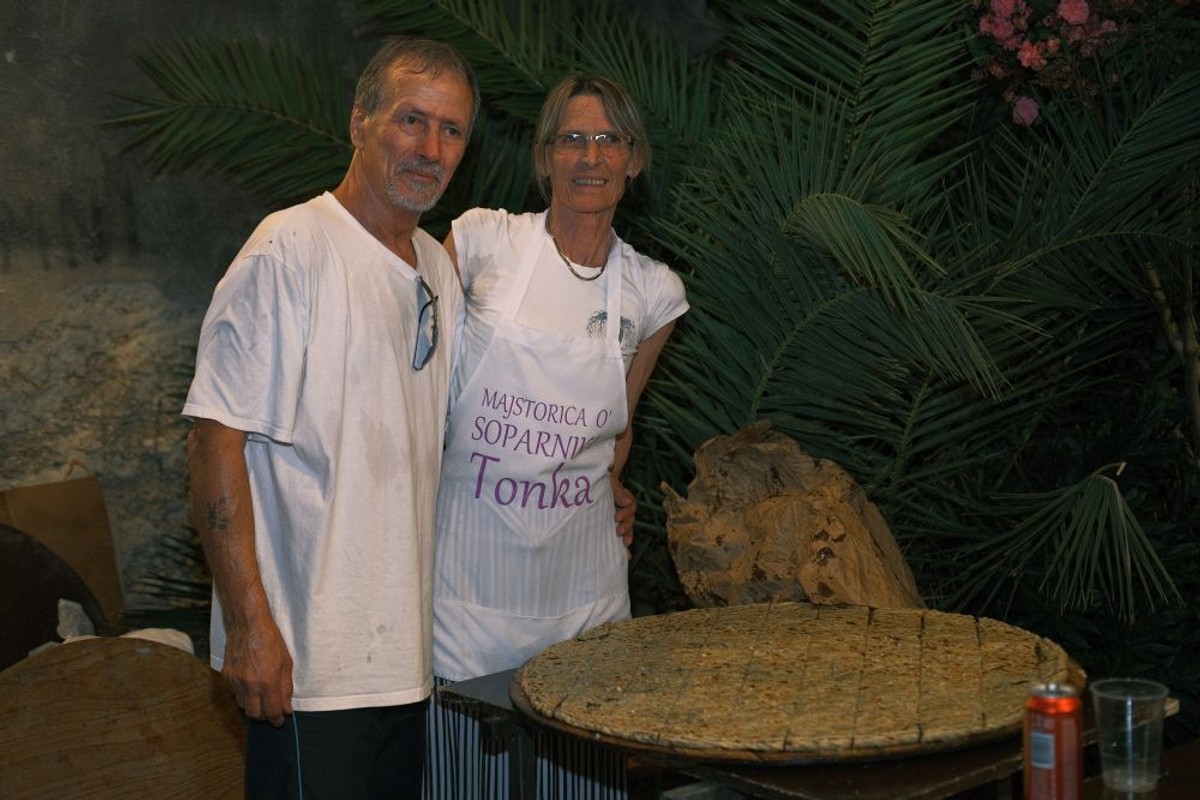 FOTO/VIDEO Najbolja meštrica o'soparnika je Franka Grlanović koja nam otkiva tajnu delicije koju sprema preko pet desetljeća