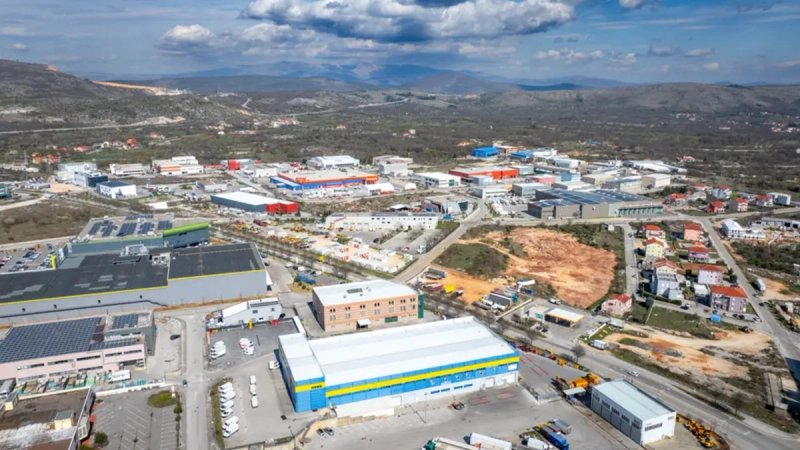 DUGOPOLJE Zabranjen prolaz preko parkirališta Lesnine, Mömaxa i Shop Parka!