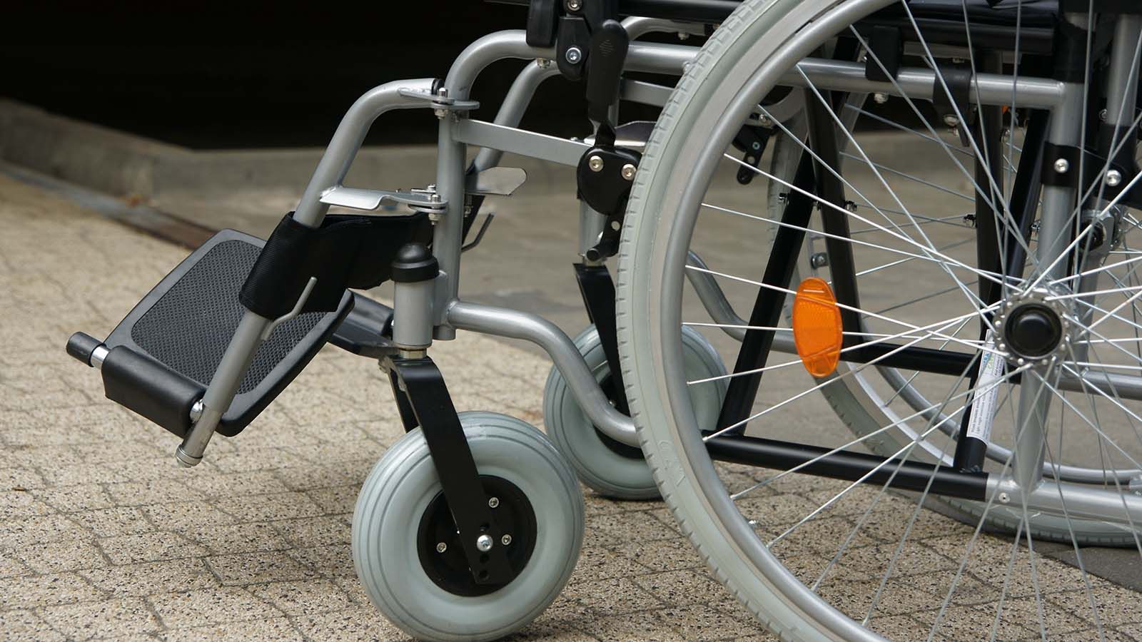 APEL S PLOKITA Škola i kotarske prostorije trebaju pristup za osobe s invaliditetom