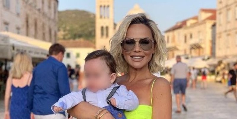 Prava ljetna turneja obitelji Šuput-Tatarinov: Ljubavi, ovo je Hvar