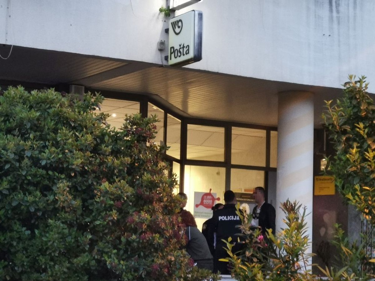 Opljačkana pošta na Sućidru, naoružani muškarac odnio 10 tisuća kuna  