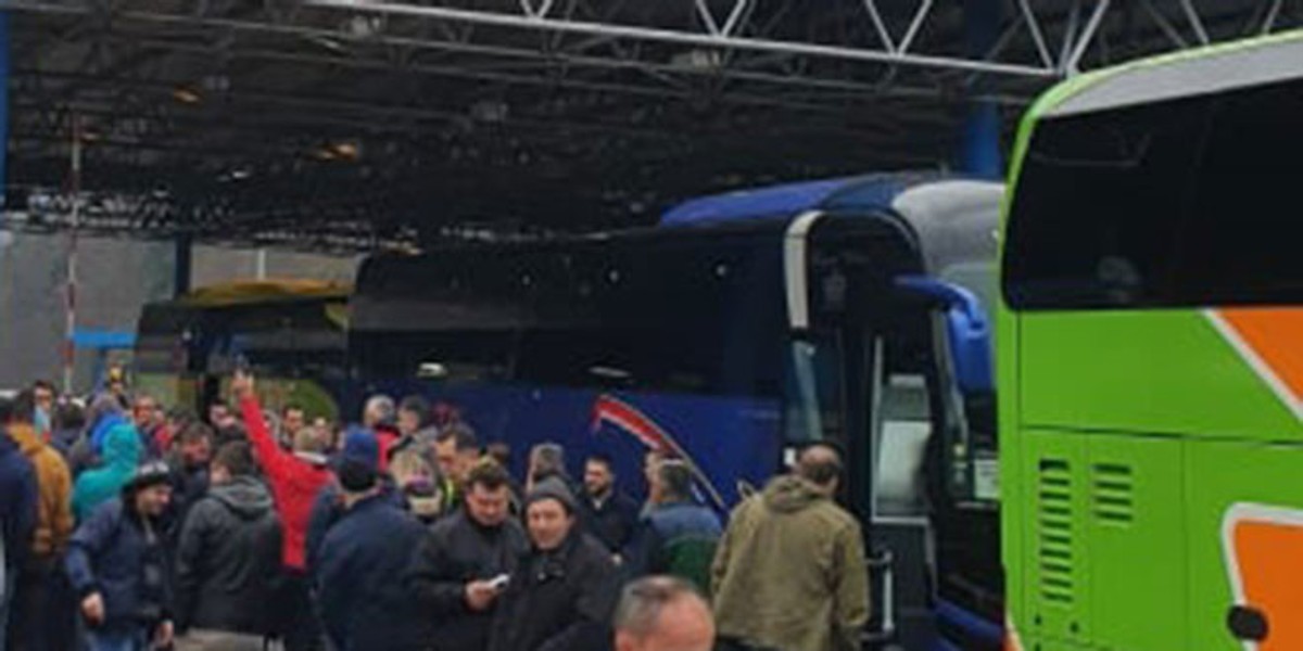 SPLIĆANKA O KAOSU NA GRANICI: 'Drže nas od sedam ujutro, nemamo gdje oprati ruke, a u autobusu je i dvogodišnja beba'