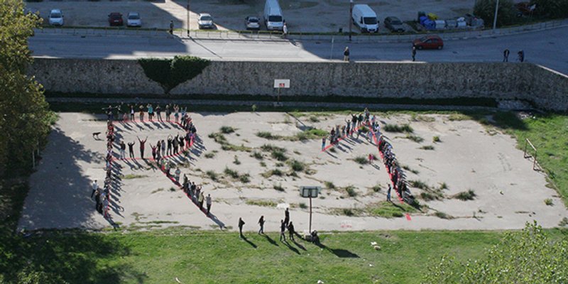Prosvjed na Trsteniku: Građani na igralištu tijelima formirali oznaku R 1