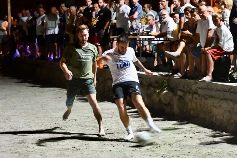 FOTO: Publika guštala, 'Stobrečko lito' zatvoreno turnirom na male branke