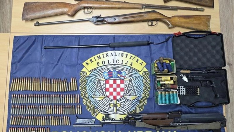 BELIŠĆE Policija kod 32-godišnjaka pronašla cijeli ilegalni arsenal