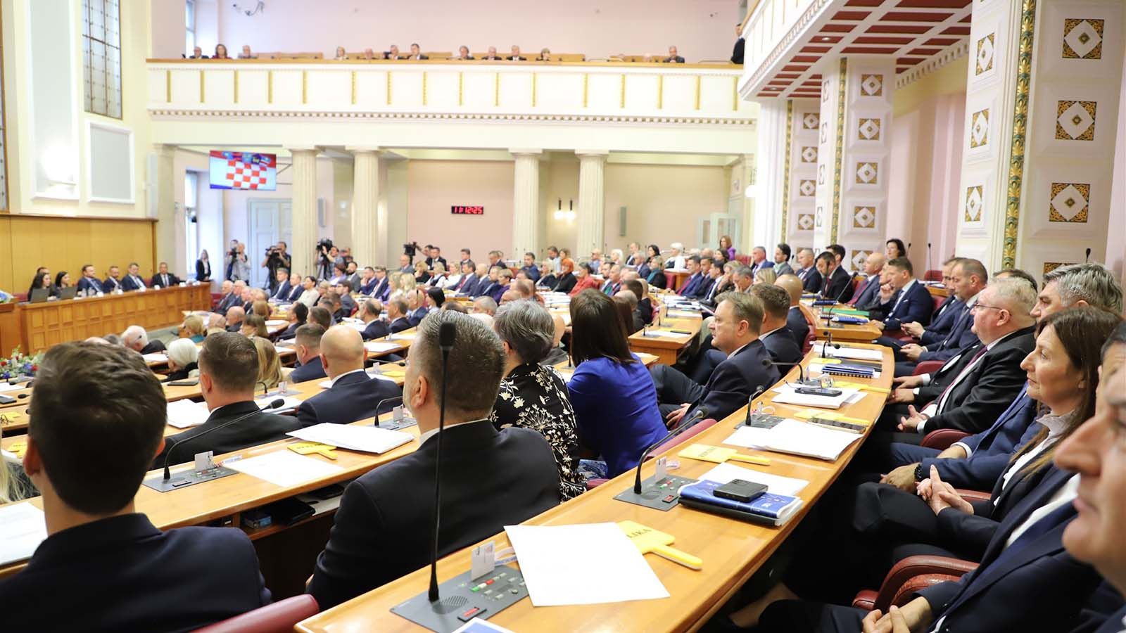Žestoka svađa u Saboru: Most i HDZ zaratili zbog Zakona o strancima