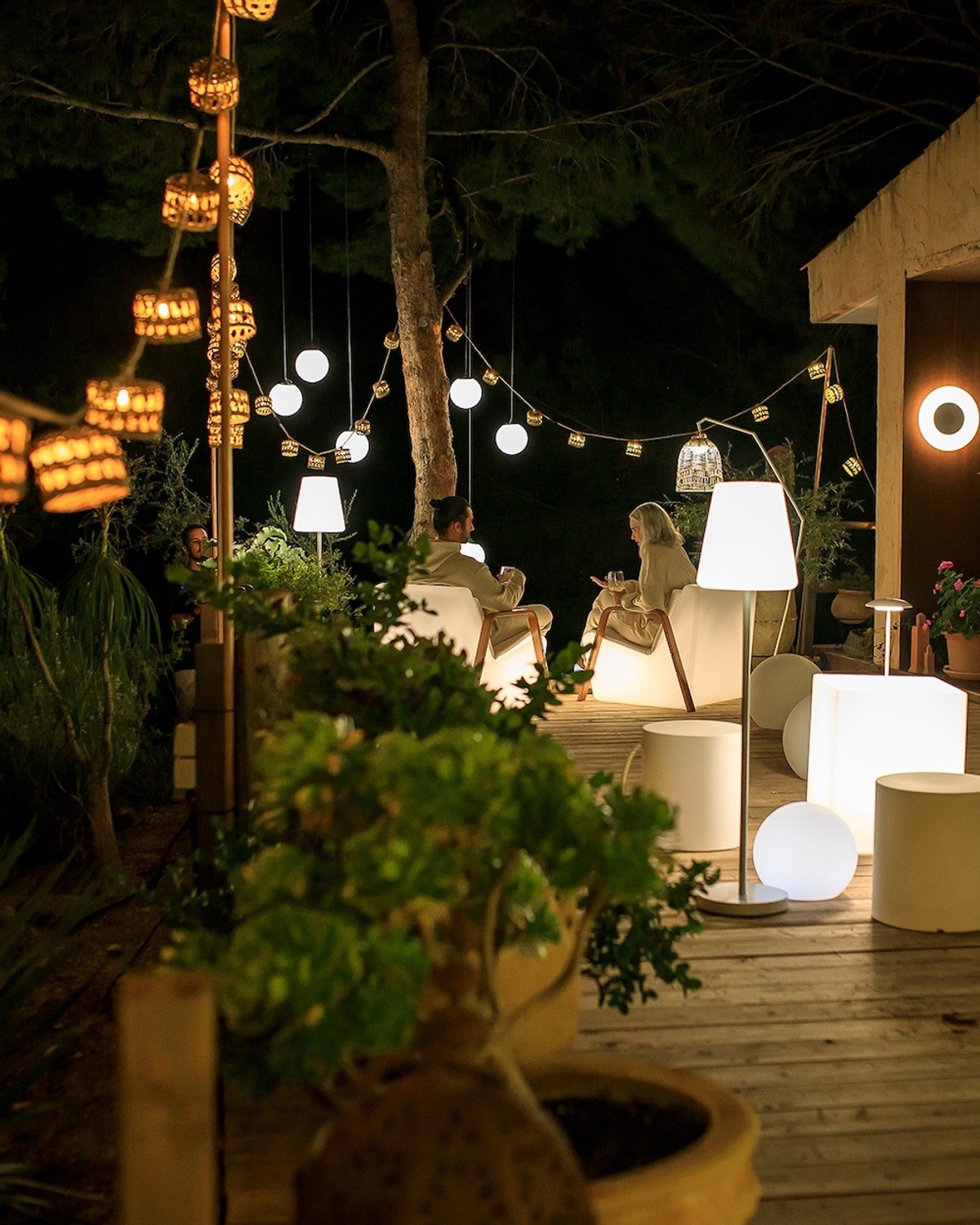 Oplemenite eksterijer uz savršenu i funkcionalnu vanjsku rasvjetu!