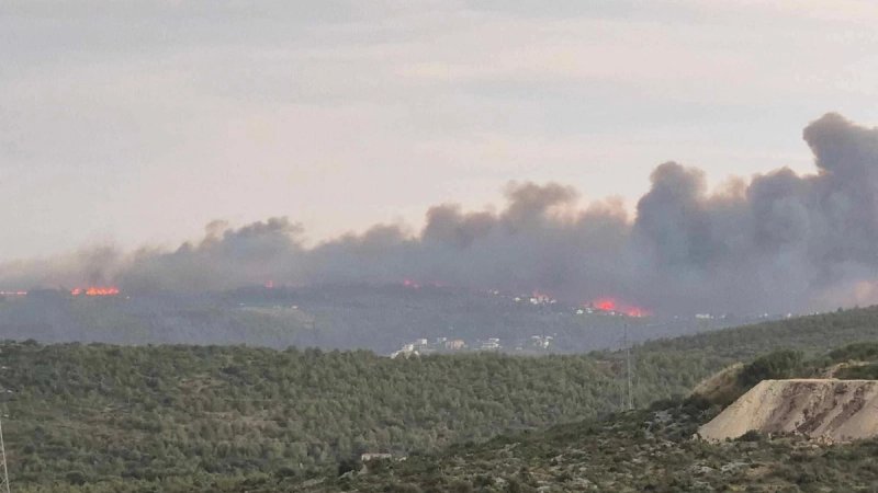 FOTO/VIDEO Munje izazvale više požara u Splitu i okolici