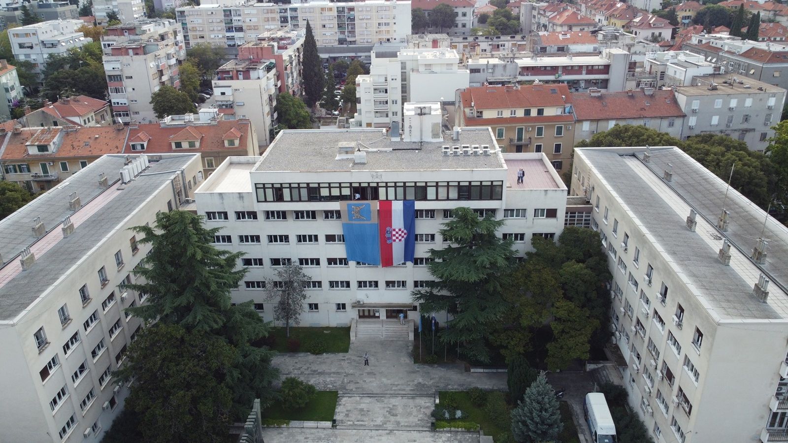 Upozorenje Mostove vijećnice: 'Nova kadrovska rješenja pokazuju kako je stranačka iskaznica iskaznica važnija od stručnosti u Splitsko-dalmatinskoj županiji'