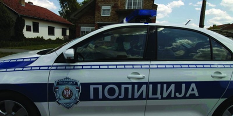 NOVI NAPAD U BEOGRADU Bivša učenica u školi izbola učenika i nastavnicu