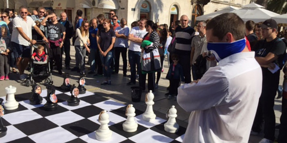 'Bijeli' Matošić, Vukas, Dvornik, Beara, Čabo i društvo na Rivi matirali 'crne' Mamića, Vrbanovića, Vlajčevića, Šuprahu...